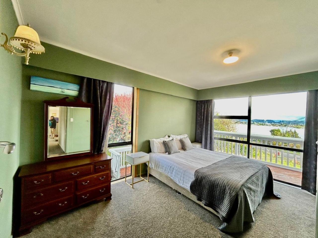 Premium Lake View Home Роторуа Экстерьер фото